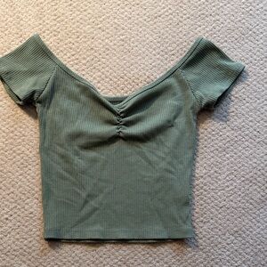 American Eagle Outfitters Ribbed Off-Shoulder Crop Top in Green